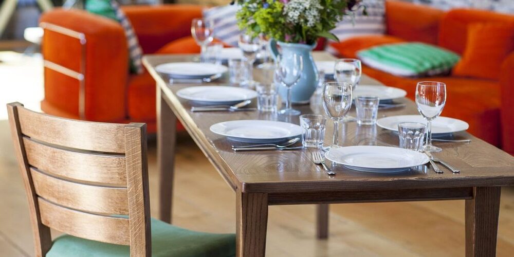 How to Choose the Perfect Table for Your Restaurant's Theme