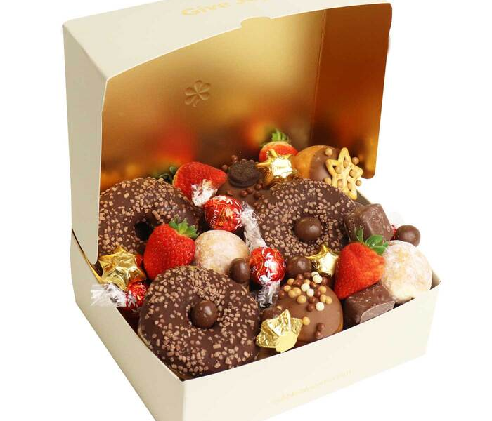 Deck the Halls with Decadence: Indulge in the Ultimate Christmas Chocolate Gifts and Hampers